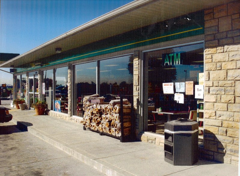 BP Fuel Station Rock Veneer Wainscot